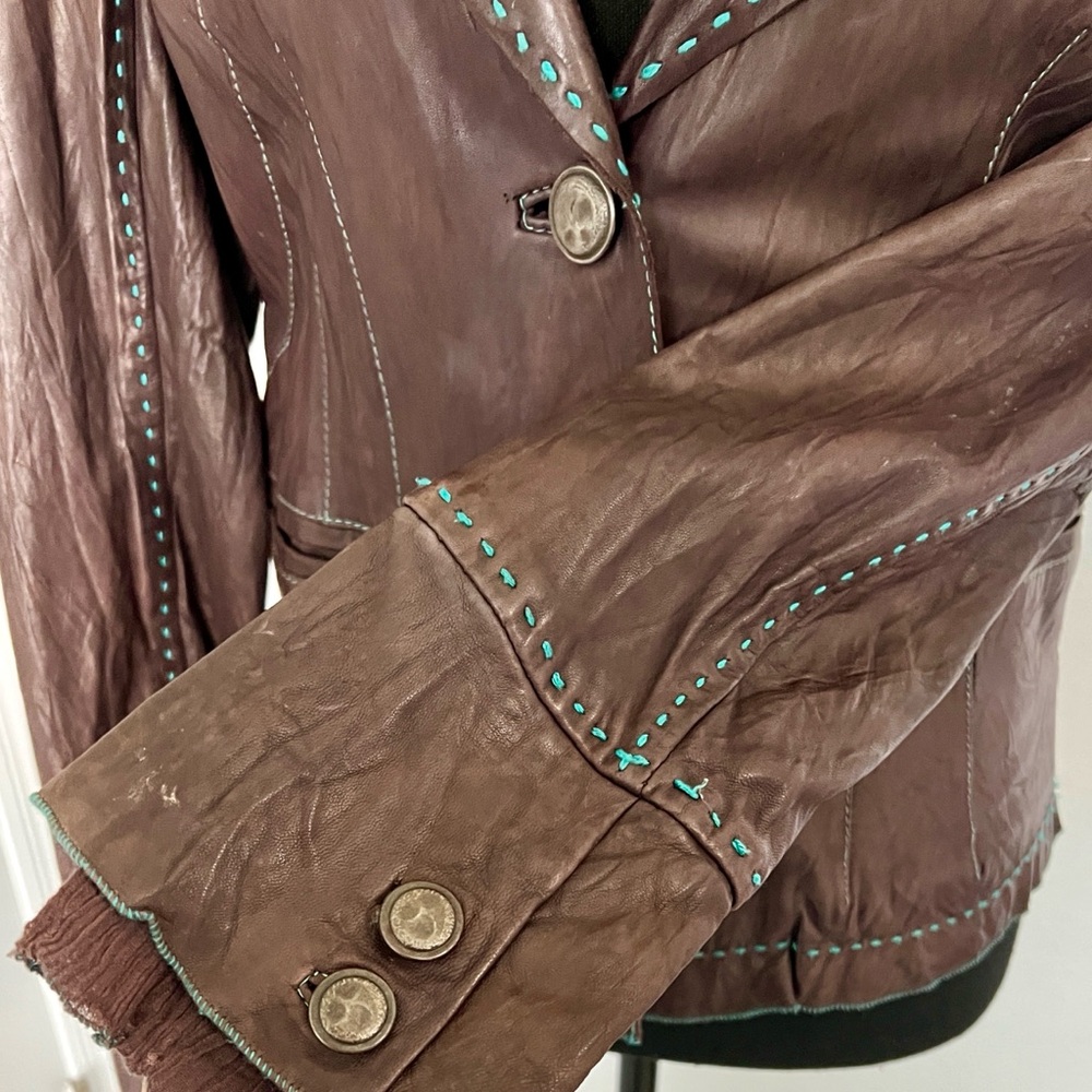 Women's Brown Leather Jacket - Picture 4 of 8